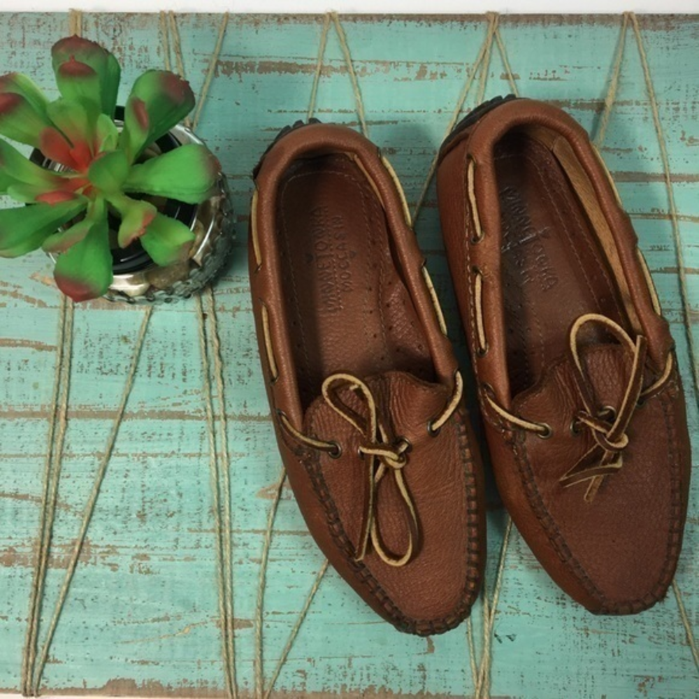 Minnetonka Moccasins‎